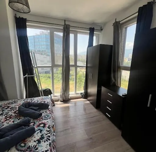 Cosy Next To The Mall Apartment Sofia